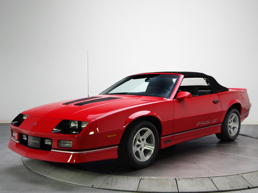  Chevrolet Camaro IROC-Z Convertible 1988 года  (фото 13 из 18)
